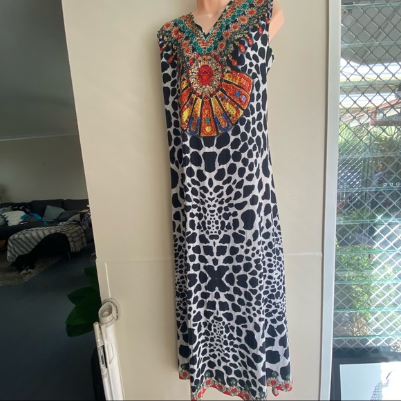 HENI Brand Kaftan Size 16 Maxi Dress Black White Beaded Sleeveless V Neck - Picture 11 of 11